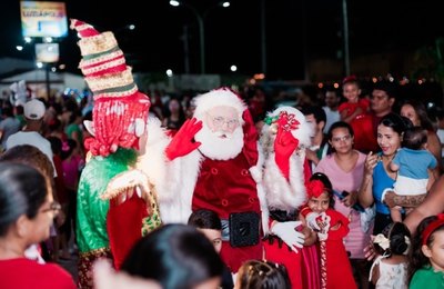 Segunda noite do Natal Iluminado levou a Parada Natalina e belíssimas apresentações culturais no Distrito Luziápolis