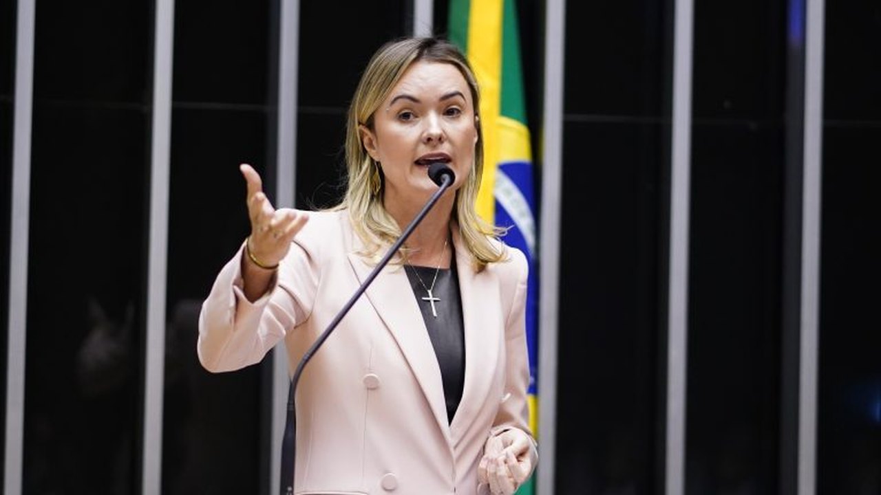 Projeto autoriza audiência de custódia com presos por videoconferência