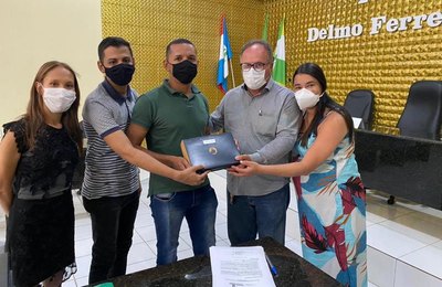 Prefeitura de Novo Lino entrega tablets a agentes comunitários de saúde e investe em capacitação profissional