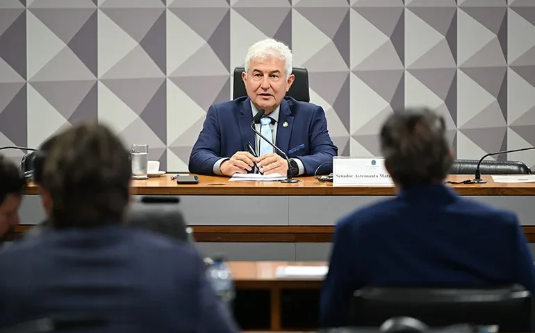 Senado instala Frente Parlamentar da Indústria Farmacêutica