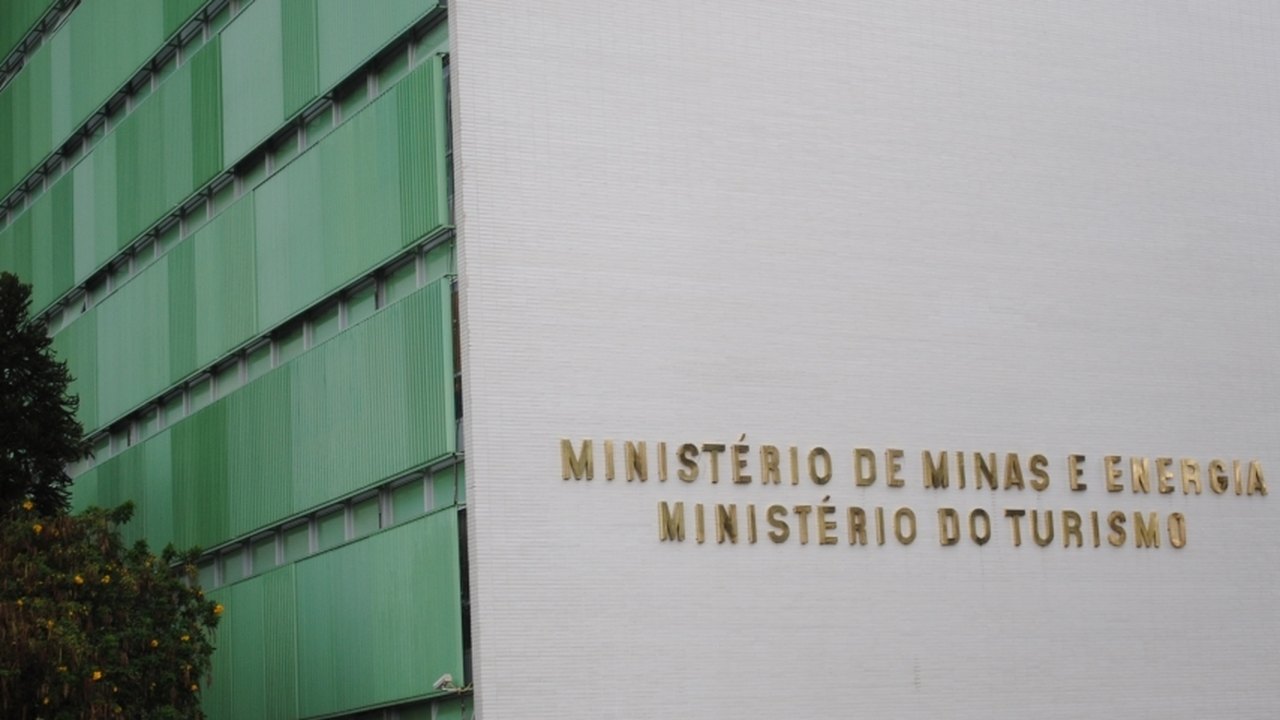 MME determina que Agência de Mineração comunique lavra ilegal à PF e ao MPF