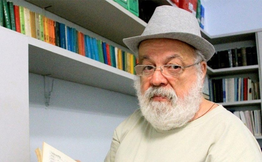 Eduneal homenageia Luiz Sávio de Almeida e lança obras na Bienal do Livro 2023