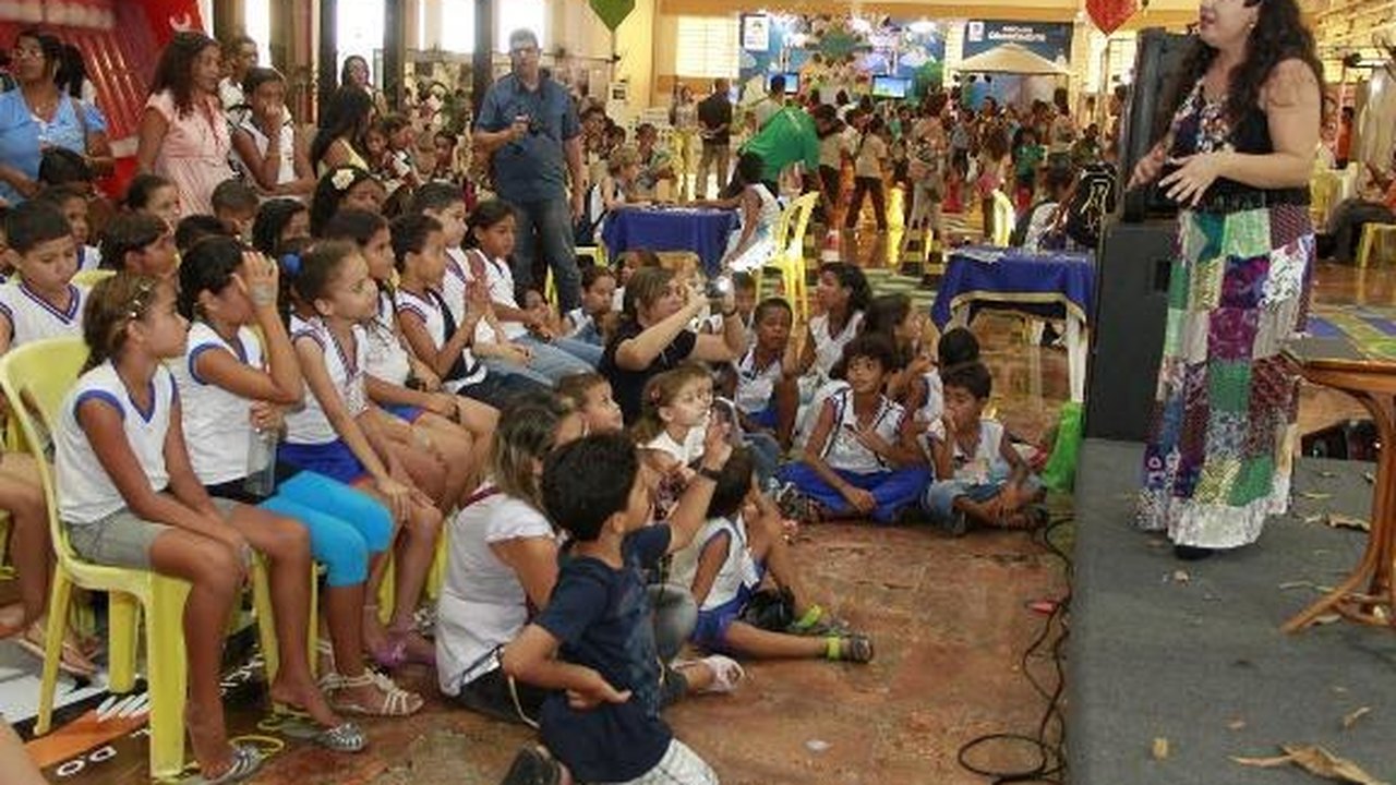 V Café Literário movimenta teatro com ritmo de cordel