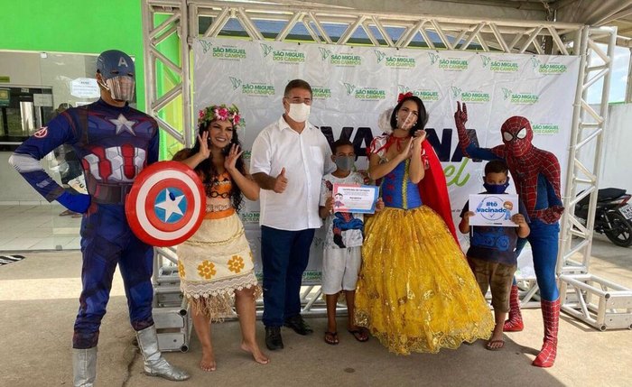 Espaço infantil para vacinação contra a covid-19 em São Miguel dos Campos