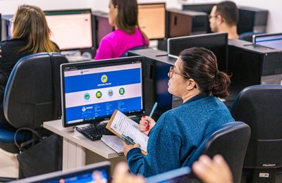 Prefeitura de Arapiraca capacita associações comunitárias para acesso online a serviços públicos