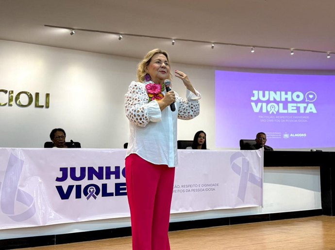 Secretaria de Estado da Cidadania anuncia R$ 300 mil para instituições e entrega 4,5 mil cartões da pessoa idosa