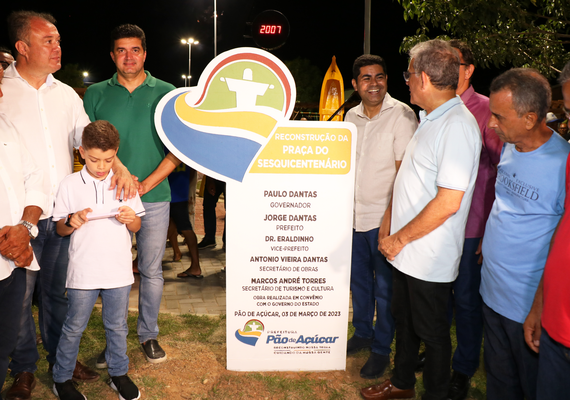 Em Pão de Açúcar, Seinfra entrega praça reformada em homenagem aos 169 anos da cidade