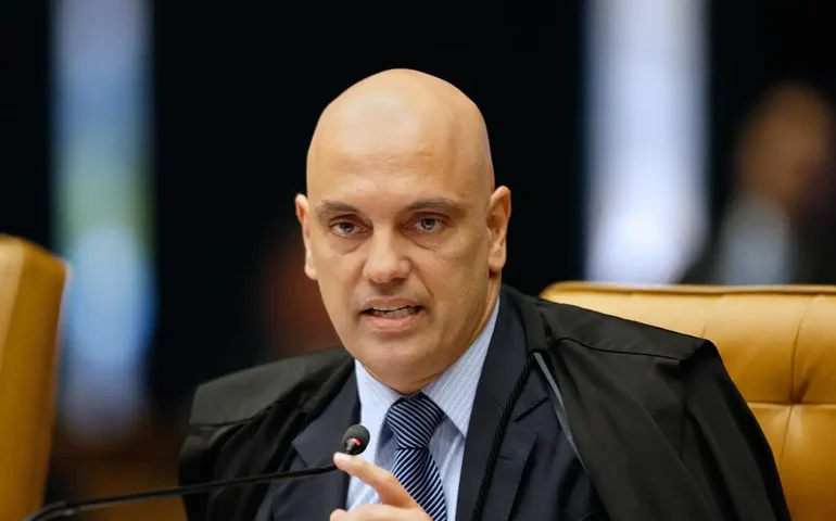 Moraes solicita perícia da PF antes de decidir sobre cirurgias de Bolsonaro