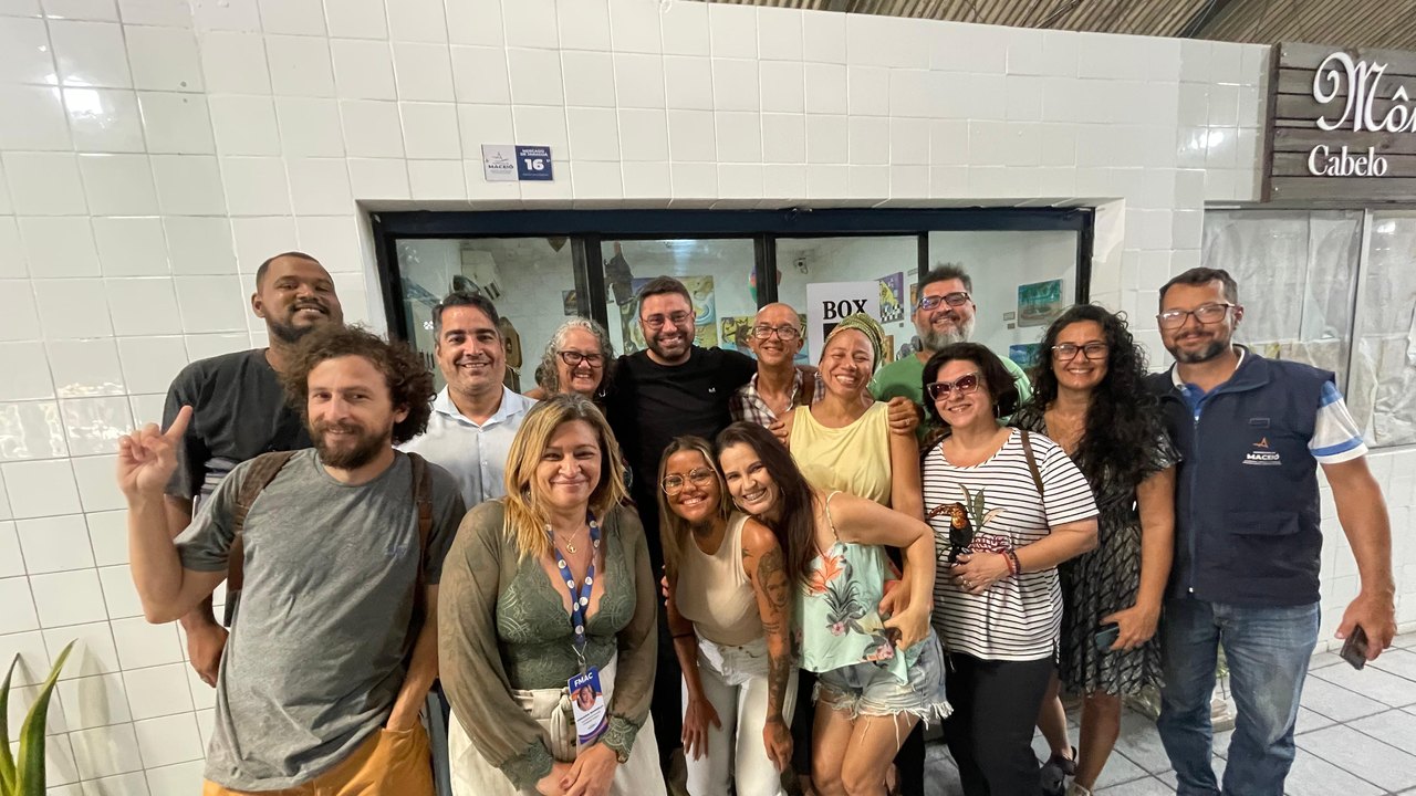 FMAC participa de momento comemorativo com artistas responsáveis pela revitalização do muralismo do Porto de Maceió