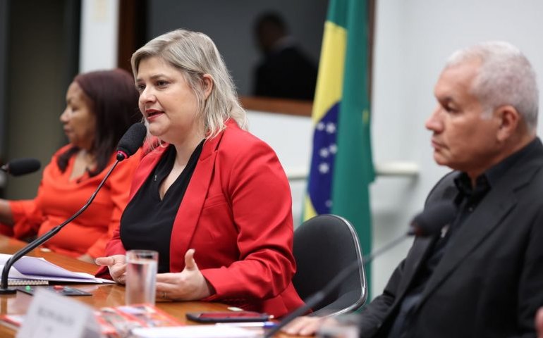 Servidores públicos reivindicam pagamento de benefícios congelados durante a pandemia