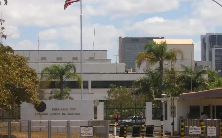 Embaixada dos EUA exige que solicitantes de visto deixem rede social aberta para checagens