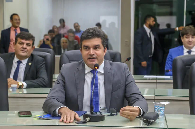 Rui Palmeira vota contra novos empréstimos e crítica LDO aprovada pela Câmara de Maceió