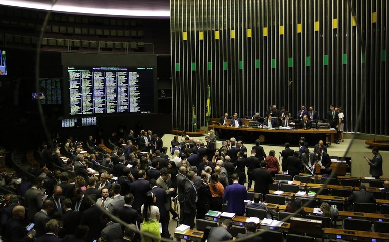 Parlamentares bolsonaristas lamentam saída de Moro e cobram Bolsonaro