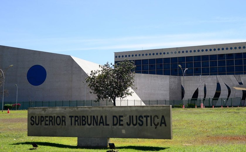 STJ tranca inquérito contra humorista por anedota sobre sexo com cadeirante