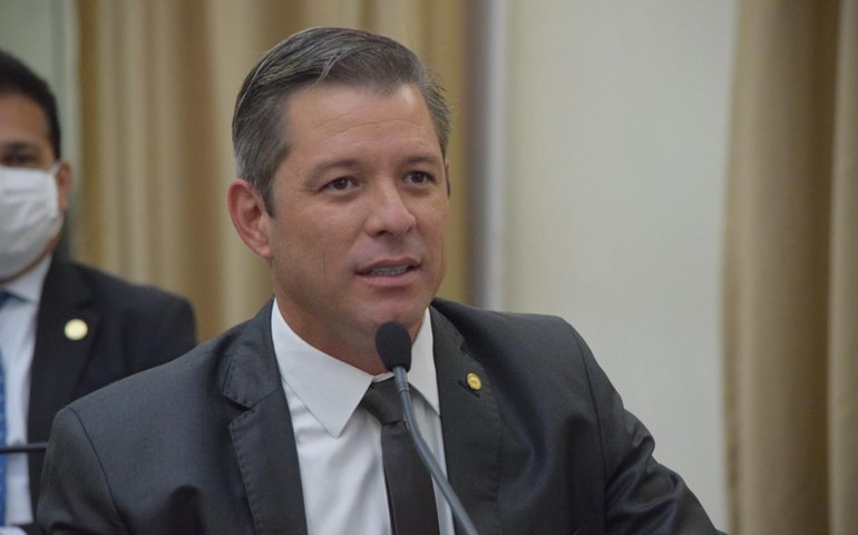 De autoria do Cabo Bebeto, lei determina pagamento de multa a estudantes que deteriorarem patrimônio público