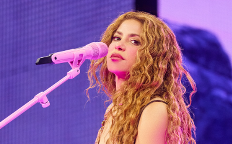 Após fala sobre imigração, Shakira cancela show nos EUA