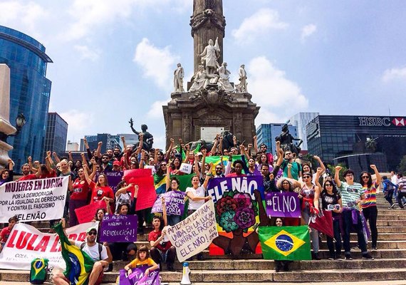 Manifestantes protestam contra Bolsonaro ao redor do mundo