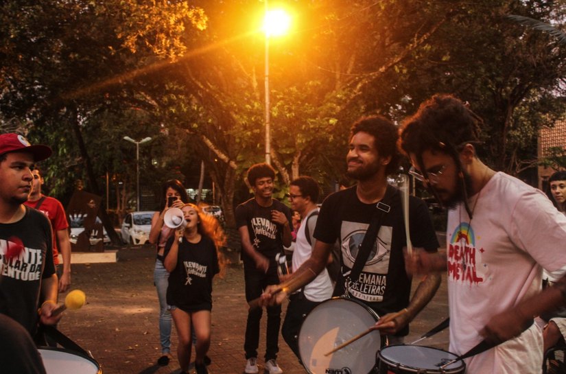 Jovens realizam acampamento para debater desafios da juventude na atualidade