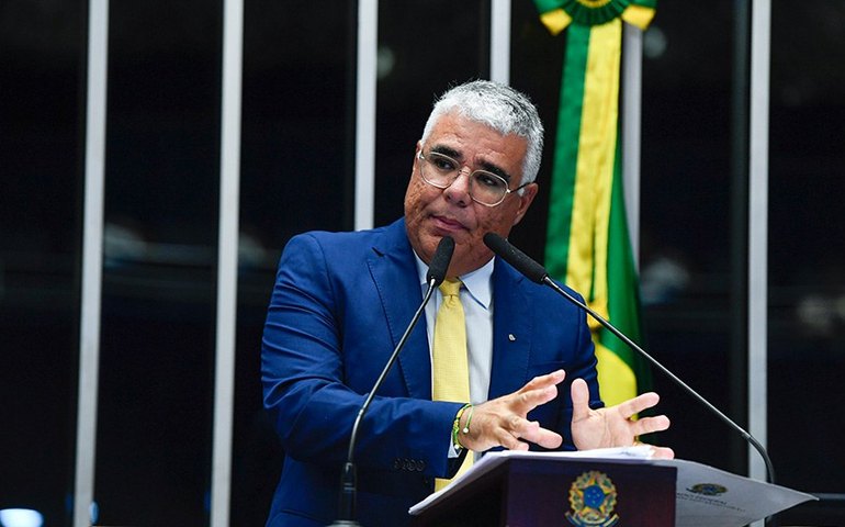 Girão denuncia alinhamento entre o governo Lula e o STF