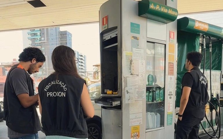 Procon Maceió apura denúncias e identifica irregularidades em comércios