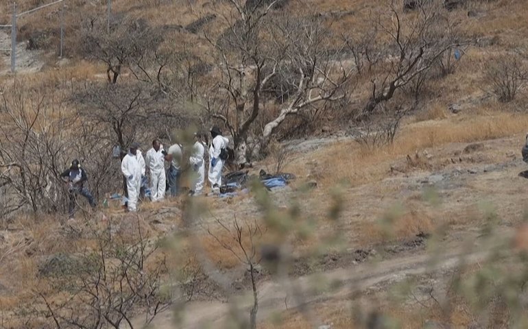 Vala com 29 sacos com restos humanos é encontrada no oeste do México