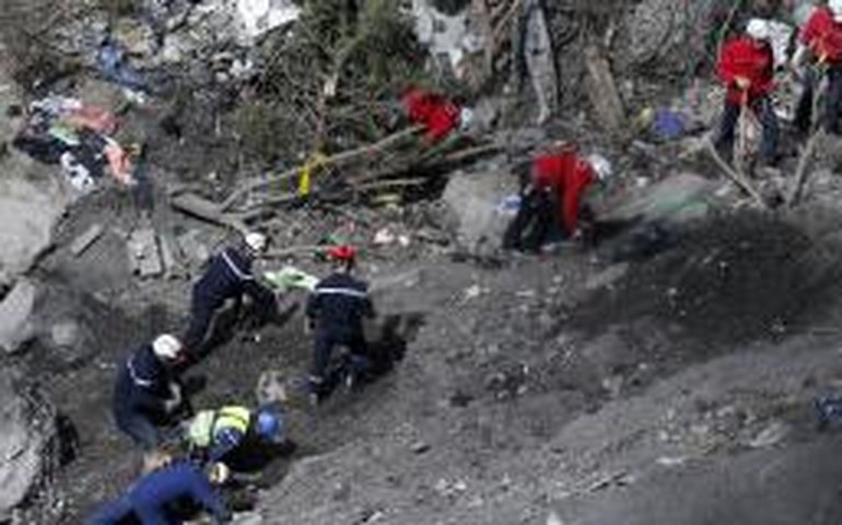 Investigadores já identificaram DNA de 78 ocupantes de avião da Germanwings