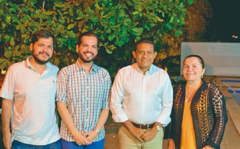 Tiro pela culatra: aliança Garrote e Cézar repercute mal em Palmeira