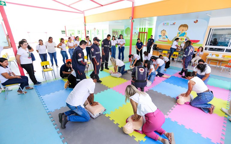Mais de 1.200 profissionais foram capacitados com noções de primeiros socorros