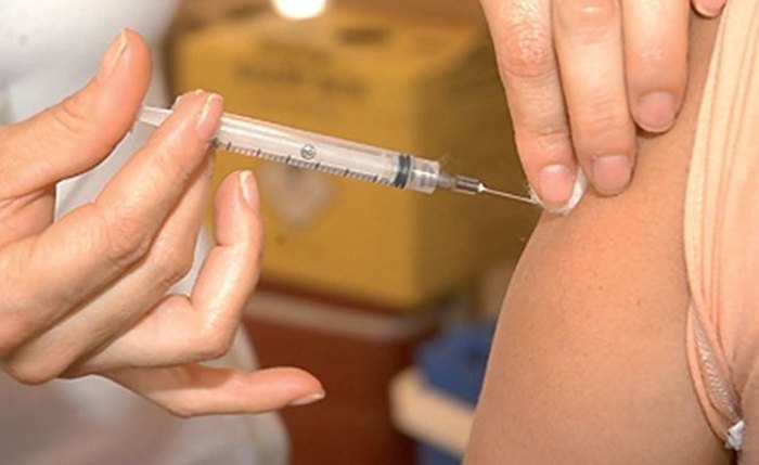 Família deve cadastrar idoso junto à Gerência de Imunização da SMS