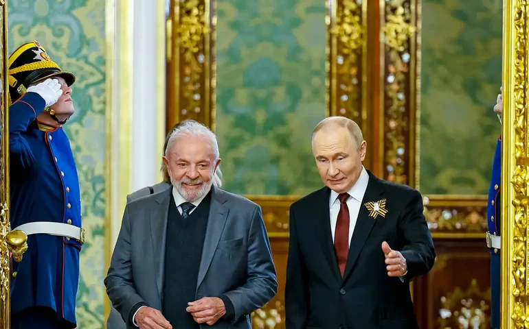 Lula recebe ligação de Putin e conversa sobre guerra na Ucrânia