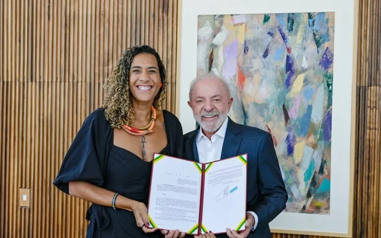 Lula assina decretos históricos em favor de Quilombolas em 14 estados