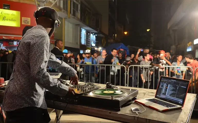 Quatro DJs brasileiros estão entre os 100 melhores do mundo