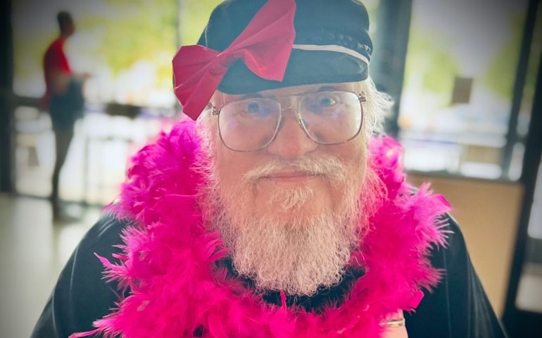 George R. R. Martin admite que não sabe se vai terminar 6º livro de 'Game of Thrones'