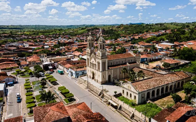Casal trabalha para melhorar abastecimento de água de Igreja Nova