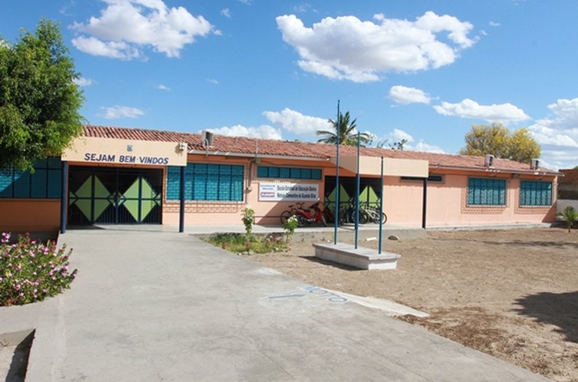 Secretário Luciano Barbosa visita escolas no Alto Sertão de Alagoas