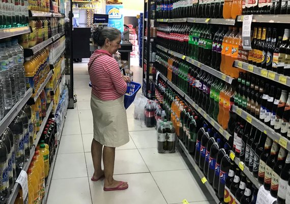 Embalagens ocultam parte dos aditivos em alimentos vendidos no Brasil