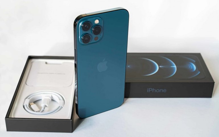 Governo suspende venda de iPhone sem carregador no País e multa Apple em R$ 12 mi