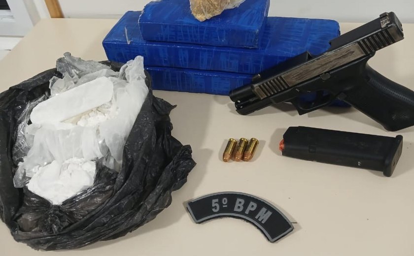 PM flagra homem com arma e 2,7kg de drogas em abordagem no Benedito Bentes