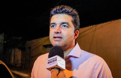 Prefeito Rui Palmeira entrega revitalização de praça nesta quinta-feira 