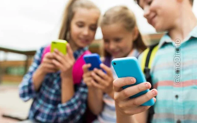 Flórida aprova lei que proíbe mídias sociais para menores de 14 anos