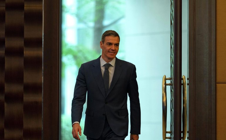 Espanha aposta na legalização de imigrantes diante de desafios demográficos e econômicos