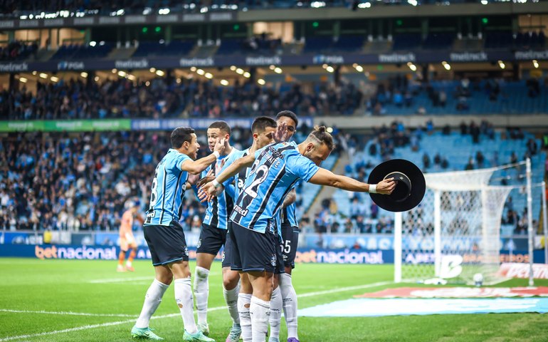 Grêmio vence o Fortaleza com 2 gols de Braithwaite e reage no Brasileirão