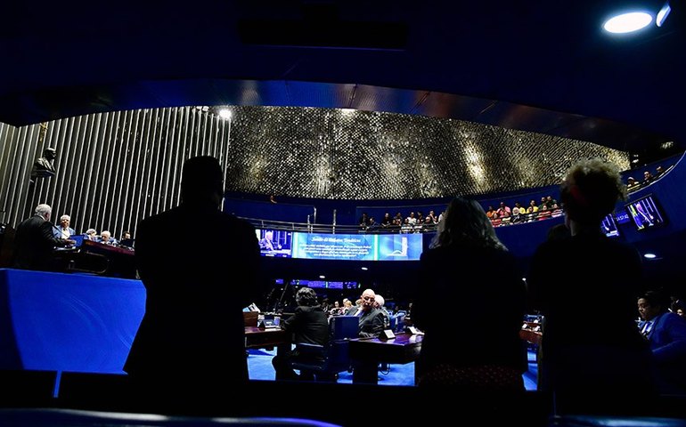 Sessão temática aprofunda debate antes da votação da PEC sobre drogas