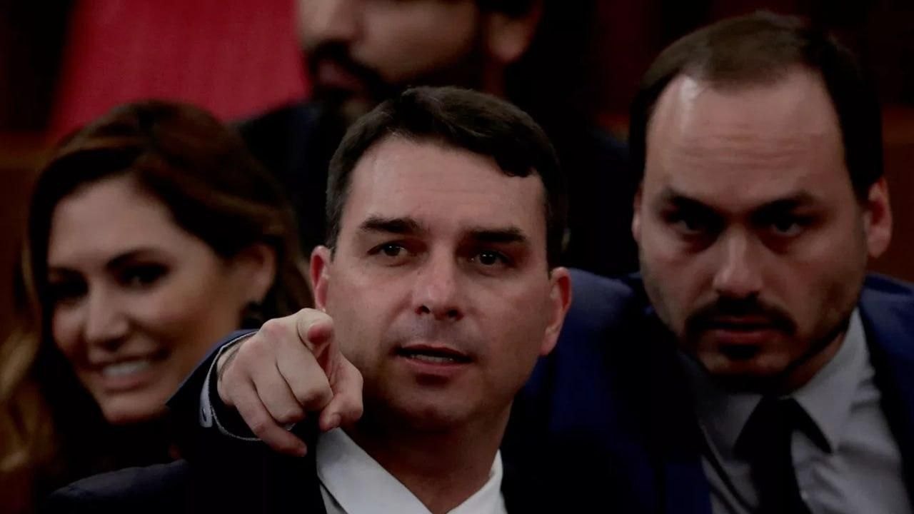 Extradição de Flávio Bolsonaro dos EUA para o Brasil é improvável, diz assessora do Senado à Sputnik