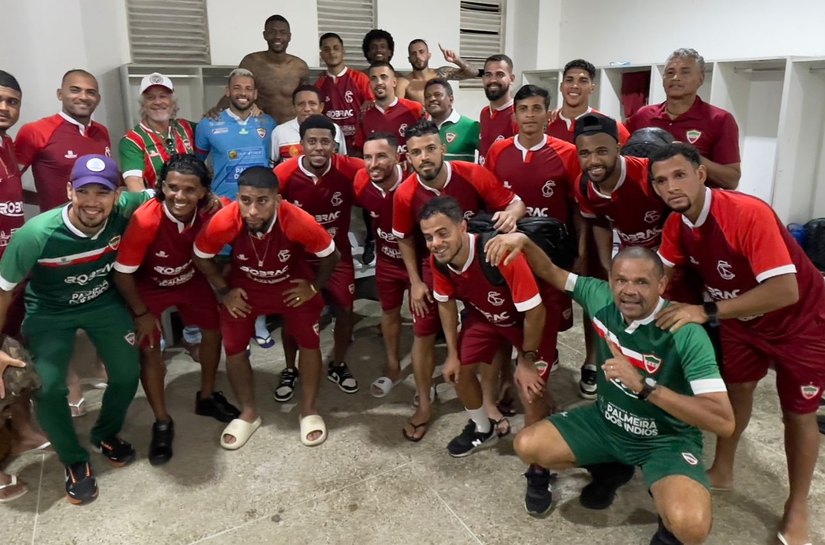 Prefeito Júlio Cezar prestigia vitória tricolor e comemora avanço no G4