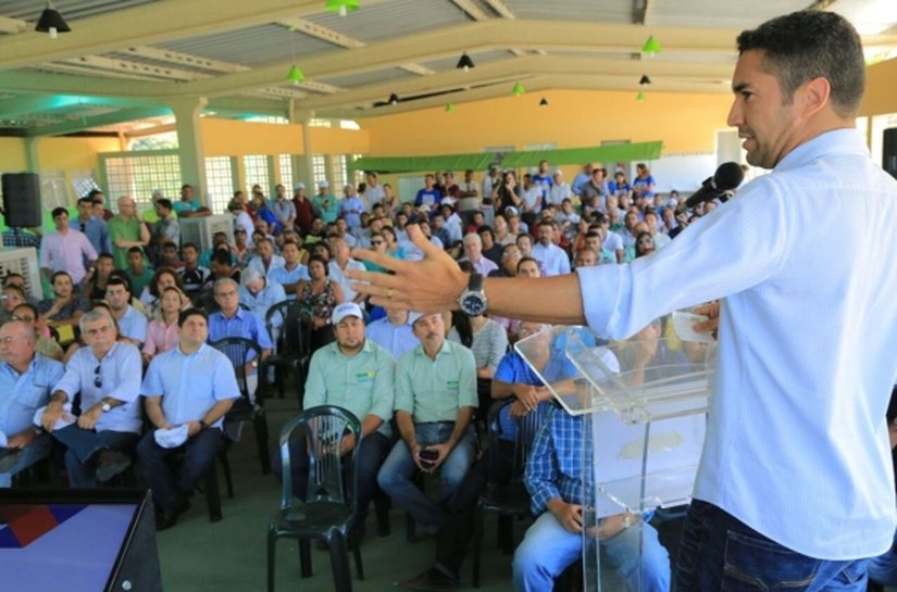 Sedetur entrega placa solar para beneficiamento do mel
