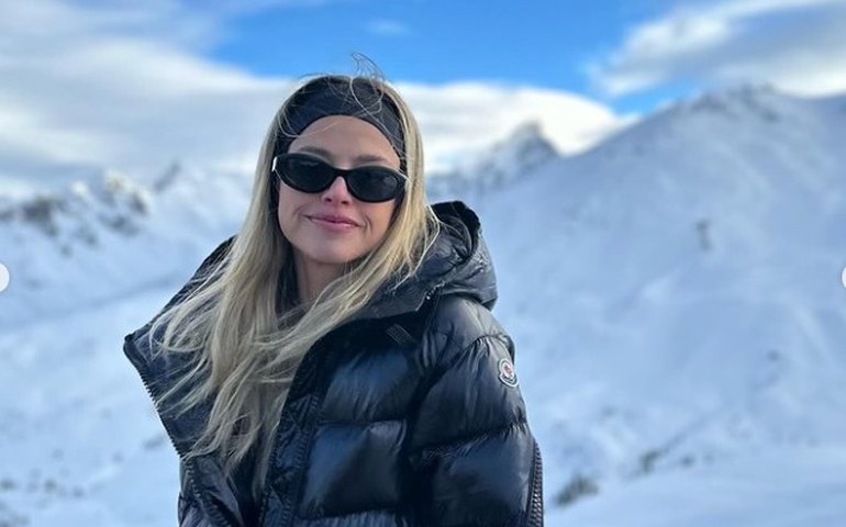 Agatha Moreira machuca o pé em viagem pela França: 'Suvenir inesperado'
