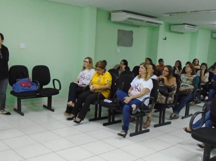 Seminário incentiva o aleitamento materno