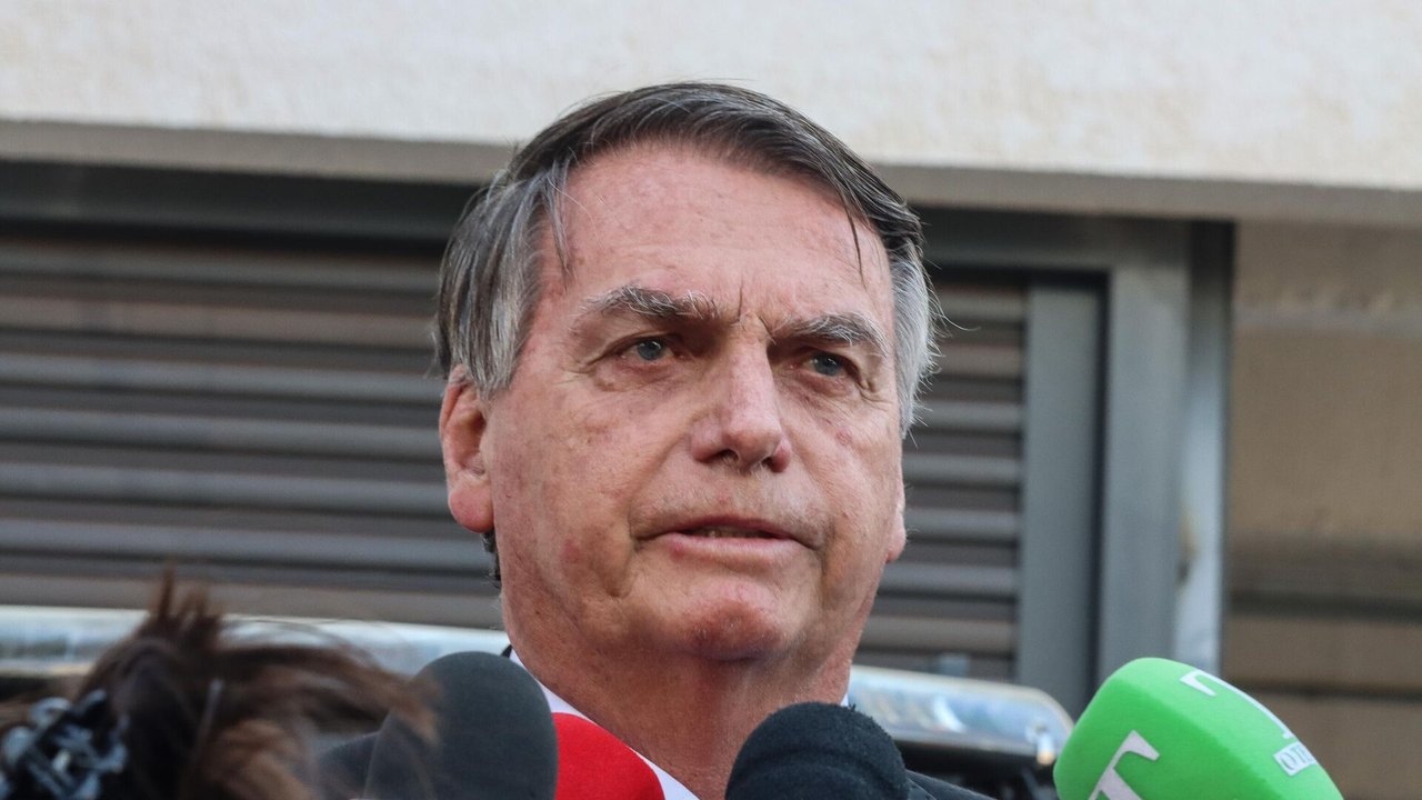 Mídia: ministros do STF e TSE consideram improvável que Bolsonaro reverta inelegibilidade até 2026
