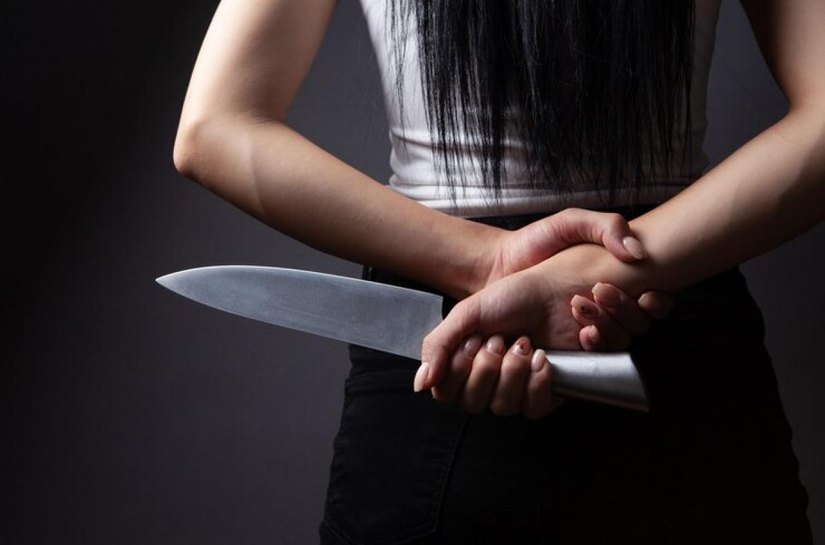 Suspeito de violência doméstica é morto a facadas por companheira; mulher é presa